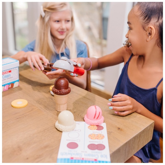 NWT🍦🍧🍦 Melissa & Doug Scoops and Sandwiches 13-Piece Ice Cream Play Food Set - Picture 7 of 10